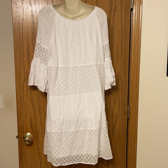 Size medium white dress - Picture 3 of 5